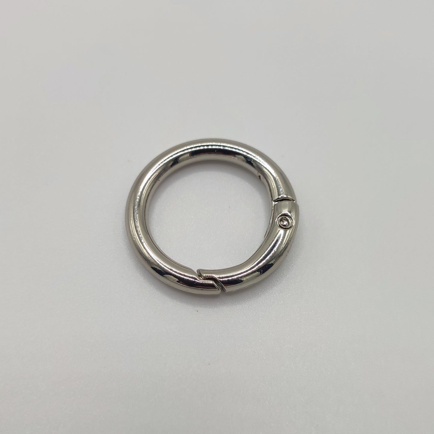 Karabiner für Hundemarken