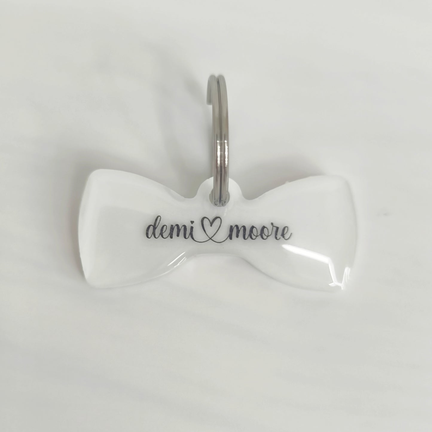 Namensmarke personalisiert Schleife Weiß